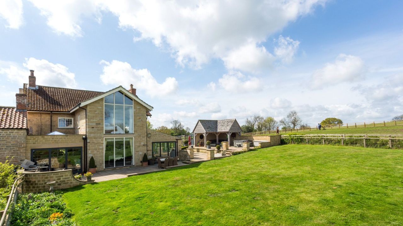 Properties for Sale in Scarborough: Your Complete Guide to Yorkshire’s Premier Coastal Real Estate Market